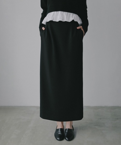 MANOF(マノフ)の「TAPE DETAIL STRAIGHT SKIRT(スカート・レディース・ベージュ/レッド/ブラック・S/M)」の13枚目の写真