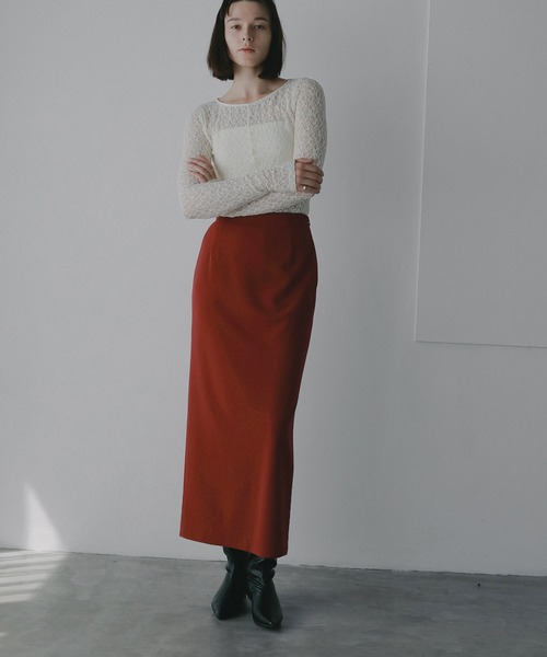 MANOF(マノフ)の「TAPE DETAIL STRAIGHT SKIRT(スカート・レディース・ベージュ/レッド/ブラック・S/M)」の6枚目の写真