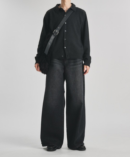 selle glant(セレグランテ)の「FAKE FUR BELT DESIGN SHOULDER BAG/フェイクファーベルトデザインショルダーバッグ(ショルダーバッグ・メンズ・ブラック/グレイッシュベージュ・FREE)」の14枚目の写真