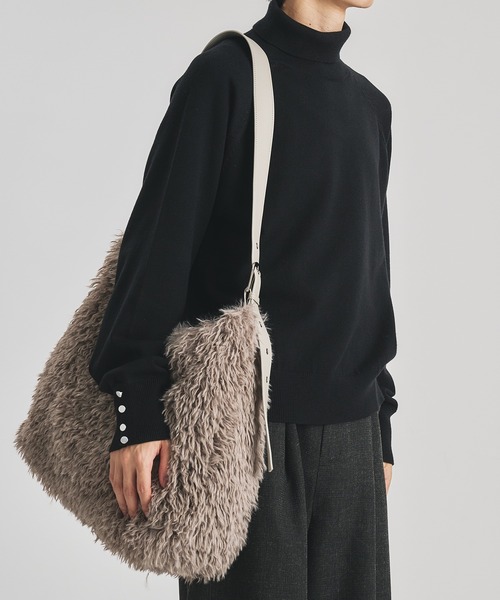 FAKE FUR BELT DESIGN SHOULDER BAG/フェイクファーベルトデザイン