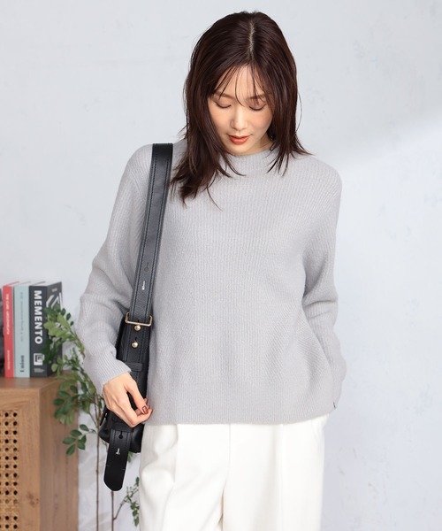 GALLORIA（ギャローリア）の「ショートフェザー切替ニット（ニット/セーター・レディース・オフホワイト/ライトグレー/レッド・S/M/LL/L）」の3枚目の写真