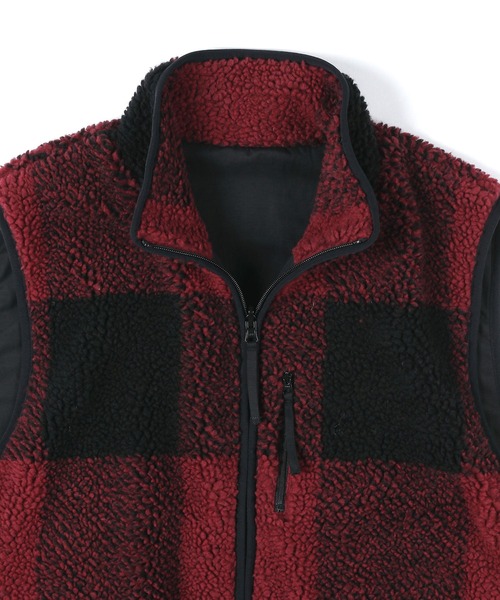 The DUFFER of ST.GEORGE(ザダファーオブセントジョージ)の「CLASSIC TARTAN CHECK BOA FLEECE REVERSIBLE VEST:クラシックタータンチェック ボアフリース リバーシブルベスト(ベスト・メンズ・ダークグリーン/レッド・LARGE/MEDIUM)」の9枚目の写真