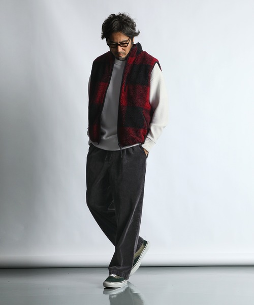 The DUFFER of ST.GEORGE(ザダファーオブセントジョージ)の「CLASSIC TARTAN CHECK BOA FLEECE REVERSIBLE VEST:クラシックタータンチェック ボアフリース リバーシブルベスト(ベスト・メンズ・ダークグリーン/レッド・LARGE/MEDIUM)」の15枚目の写真