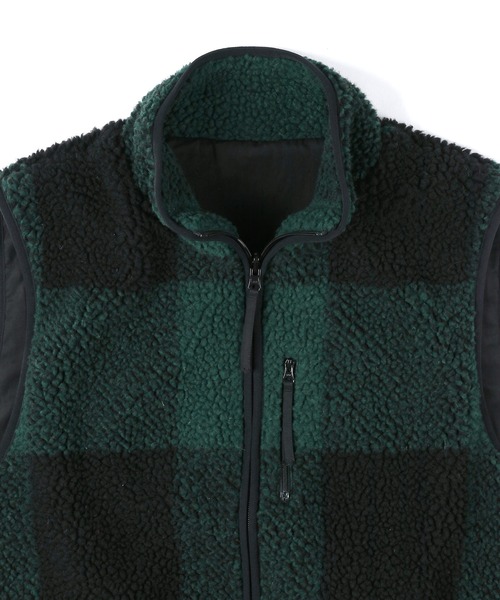 The DUFFER of ST.GEORGE(ザダファーオブセントジョージ)の「CLASSIC TARTAN CHECK BOA FLEECE REVERSIBLE VEST:クラシックタータンチェック ボアフリース リバーシブルベスト(ベスト・メンズ・ダークグリーン/レッド・LARGE/MEDIUM)」の8枚目の写真