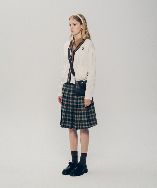 YALE(イェール)の「カレッジシンボルワッペンカーディガン_アイボリー(カーディガン/ボレロ・レディース・その他・MEDIUM/SMALL)」の2枚目の写真