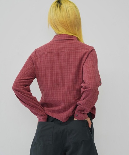 Enewd nina(エニュードニーナ)の「sleeve detail check shirt(シャツ/ブラウス・レディース・ブルー/グレー/レッド/ブラウン・FREE)」の17枚目の写真