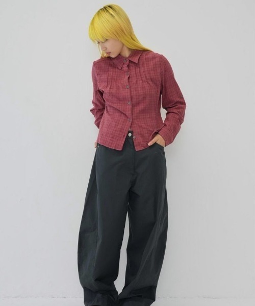 Enewd nina(エニュードニーナ)の「sleeve detail check shirt(シャツ/ブラウス・レディース・ブルー/グレー/レッド/ブラウン・FREE)」の18枚目の写真