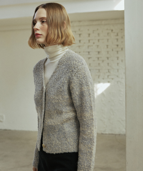 YUPPE(ヨッペ)の「BOUCLE CARDIGAN_SKY BLUE(カーディガン/ボレロ・レディース・その他・FREE)」の3枚目の写真
