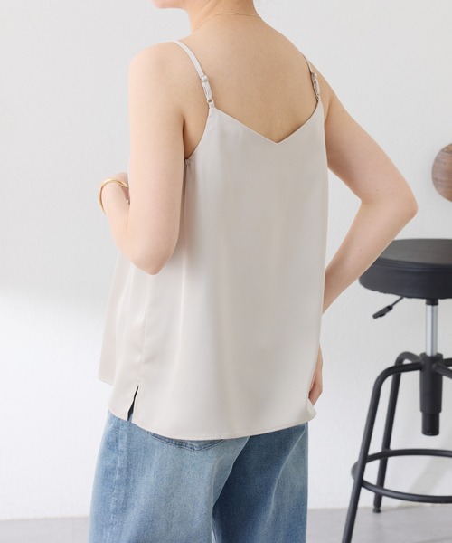 COLLAGE GALLARDAGALANTE（コラージュガリャルダガランテ）の「2WAY サテンキャミ（キャミソール・レディース・アイボリー/ネイビー・FREE）」の15枚目の写真