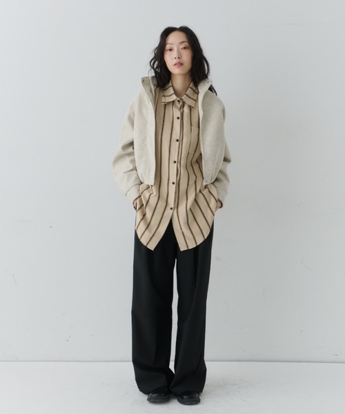NUJOH(ヌゾ)の「Minimal Volume Zip Blouson / ミニマルボリュームジップブルゾン(ブルゾン・レディース・ブラウン/ライトベージュ/チャコールグレー・FREE)」の15枚目の写真