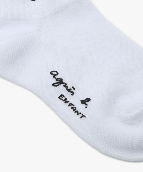 agnes b.(アニエスベー)の「キッズ "b." ロゴ ライン ソックス(タイツ/ストッキング・キッズ・ホワイト・3/2/1)」の3枚目の写真