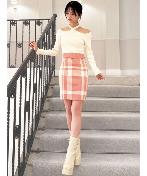 RESEXXY（リゼクシー）の「ジャガードチェックニットミニワンピース（ワンピース・レディース・ベージュ/オレンジ/ブラック・FREE）」の4枚目の写真