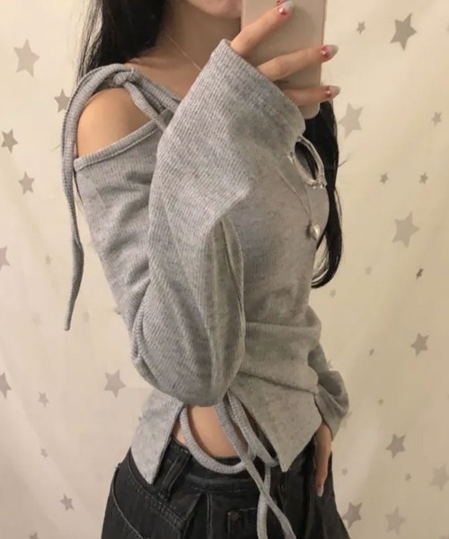 VIVID LADY(ビビッドレディー)の「アシンメトリーデザイン ワンショルダー リブニットトップス(ニット/セーター・レディース・ブラック/アイボリー/グレー・FREE)」の16枚目の写真