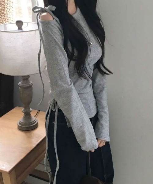 VIVID LADY(ビビッドレディー)の「アシンメトリーデザイン ワンショルダー リブニットトップス(ニット/セーター・レディース・ブラック/アイボリー/グレー・FREE)」の19枚目の写真