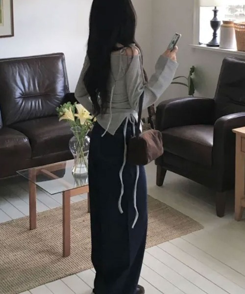 VIVID LADY(ビビッドレディー)の「アシンメトリーデザイン ワンショルダー リブニットトップス(ニット/セーター・レディース・ブラック/アイボリー/グレー・FREE)」の21枚目の写真