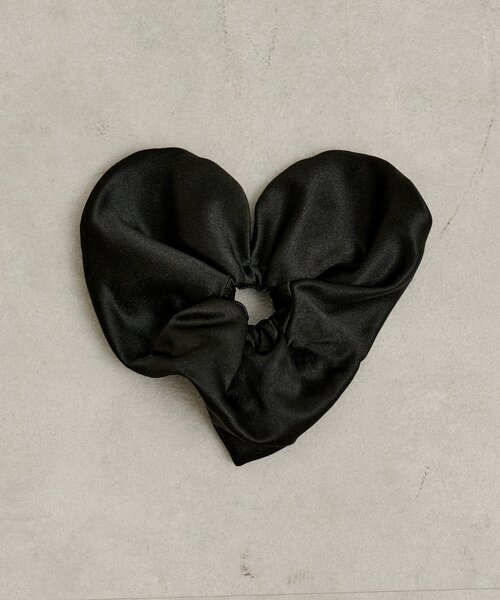 Omekashi（オメカシ）の「ハートシュシュ（シュシュ・レディース・ブラック/オフホワイト・ONE SIZE）」の5枚目の写真