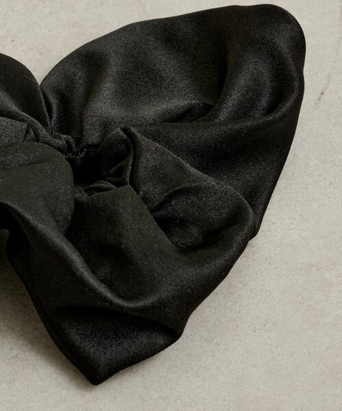 Omekashi（オメカシ）の「ハートシュシュ（シュシュ・レディース・ブラック/オフホワイト・ONE SIZE）」の6枚目の写真