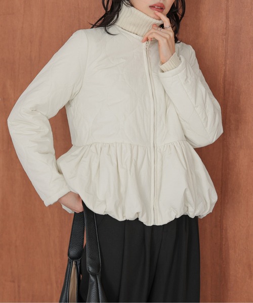 AMELY(エミリー)の「ペプラムキルティングブルゾン(ブルゾン・レディース・ブラック/カーキ/アイボリー・フリー)」の6枚目の写真