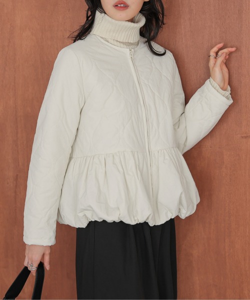 AMELY(エミリー)の「ペプラムキルティングブルゾン(ブルゾン・レディース・ブラック/カーキ/アイボリー・フリー)」の7枚目の写真