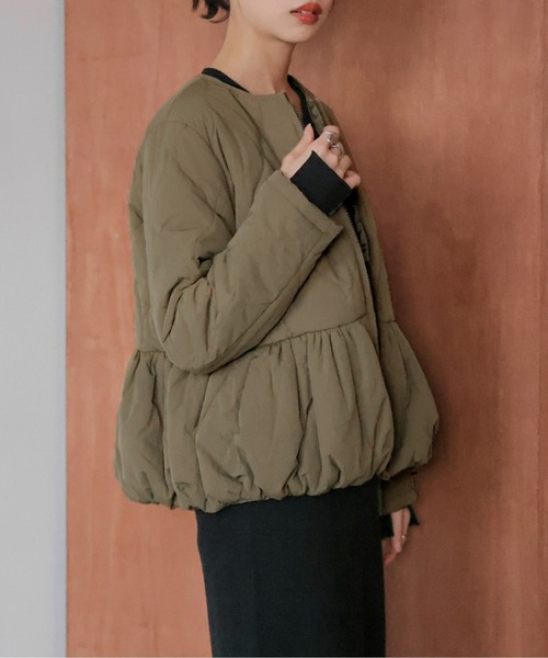 AMELY(エミリー)の「ペプラムキルティングブルゾン(ブルゾン・レディース・ブラック/カーキ/アイボリー・フリー)」の15枚目の写真