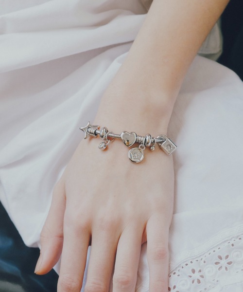 GOLDY（ゴールディ）の「ミックス モチーフ スネーク チェーン ブレスレット（ブレスレット・レディース・シルバー×ゴールド/ゴールド/シルバー・FREE）」の2枚目の写真