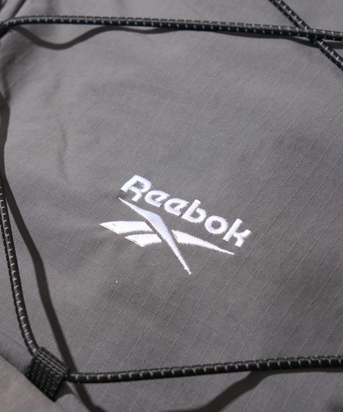 Reebok(リーボック)の「【Reebok/リ-ボック】フロントロゴ刺繍 A4サイズ収納 30L リップストップ バックパック(バックパック/リュック・レディース・ブラック/チャコールグレー/アイボリー・FREE)」の9枚目の写真