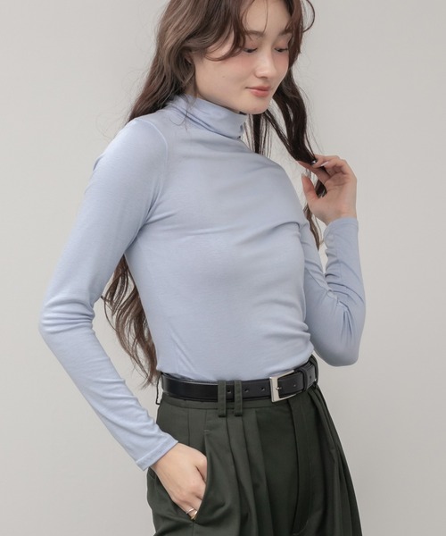 HEILIS(ヘイリス)の「ストレッチハイネックカットソー / ブルー アイボリー グレー ブラック ホワイト 春服 秋服 冬服 レイヤード トップス インナー 長袖 ストレッチ 韓国 無地 重ね着 ノームコア シンプル カジュアル タートルネック(Tシャツ/カットソー・レディース・グレー/ブルー/ブラック/アイボリー・FREE)」の5枚目の写真