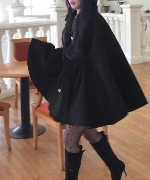 Diosfront（ディオスフロント）の「オーバーサイズメルトンポンチョコート（ポンチョ・レディース・ベージュ/ブラック・FREE）」の9枚目の写真