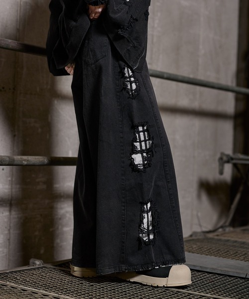 ERAR（エラー）の「【ERAR】【セットアップ対応】ハイダメージナイロンドッキングデザインサイドラインワイドデニムパンツ（デニムパンツ・メンズ・ブラック・S/M/L/XL）」の2枚目の写真