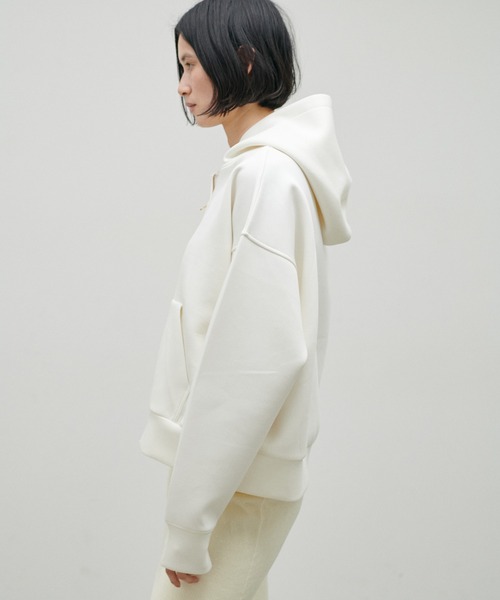 LARUTA（ラルータ）の「【LARUTA】ダンボールフードZIP付きプルオーバー（パーカー・レディース・オフホワイト/グレー/チャコールグレー・FREE）」の8枚目の写真