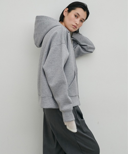 LARUTA（ラルータ）の「【LARUTA】ダンボールフードZIP付きプルオーバー（パーカー・レディース・オフホワイト/グレー/チャコールグレー・FREE）」の22枚目の写真