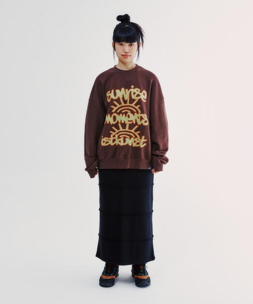 ISTKUNST(イストクンスト)の「SUNRISE MOMENT SWEATSHIRTS_BROWN(IK2ESMM441A)(スウェット・レディース・ブラウン・M/S/L)」の7枚目の写真