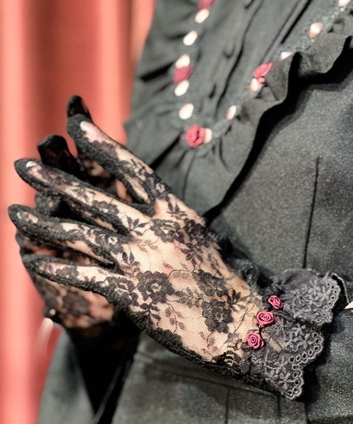 axes femme（アクシーズファム）の「巻きバラレースグローブ（手袋・レディース・ブラック/ホワイト・FREE）」の3枚目の写真
