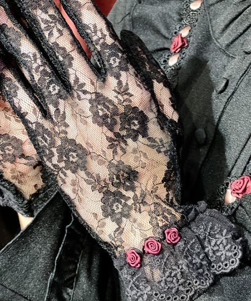 axes femme（アクシーズファム）の「巻きバラレースグローブ（手袋・レディース・ブラック/ホワイト・FREE）」の4枚目の写真