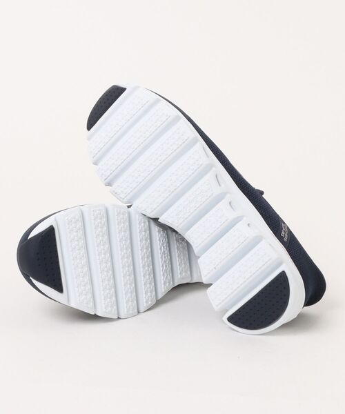 SKECHERS(スケッチャーズ)の「《SKECHERS》GLIDE-STEP-PURSUIT(スニーカー・レディース・ブラック×ブラック/ネイビー・23.0cm/23.5cm/24.0cm/24.5cm/25.0cm/22.5cm)」の4枚目の写真