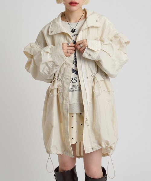 w closet(ダブルクローゼット)の「フリルモッズコート(ブルゾン・レディース・アイボリー/カーキ/ピンク・FREE)」の4枚目の写真