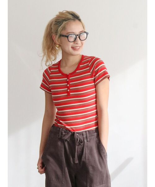 Ungrid(アングリッド)の「マルチボーダーヘンリーTee(Tシャツ/カットソー・レディース・レッド/チャコールグレー/ブラウン・FREE)」の3枚目の写真