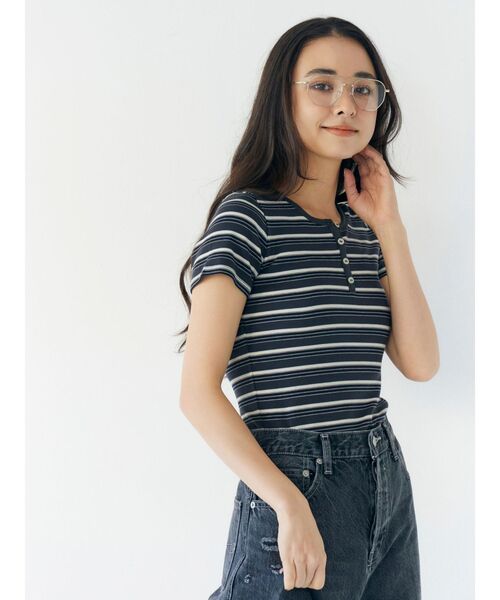 Ungrid(アングリッド)の「マルチボーダーヘンリーTee(Tシャツ/カットソー・レディース・レッド/チャコールグレー/ブラウン・FREE)」の6枚目の写真