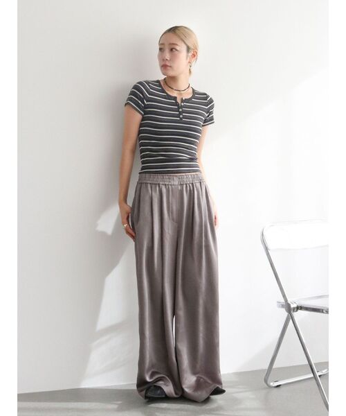 Ungrid(アングリッド)の「マルチボーダーヘンリーTee(Tシャツ/カットソー・レディース・レッド/チャコールグレー/ブラウン・FREE)」の12枚目の写真