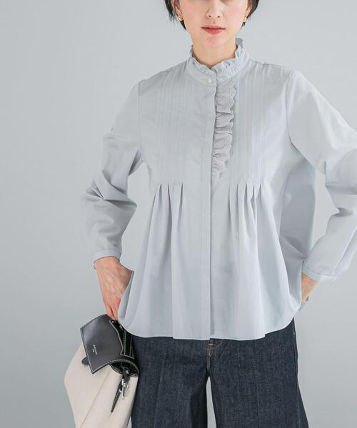 URBAN RESEARCH ROSSO WOMEN(アーバンリサーチ ロッソ)の「『WEB限定』フリルネックレースデザインシャツブラウス(シャツ/ブラウス・レディース・グレー系その他/オフホワイト/ブラック・FREE)」の3枚目の写真