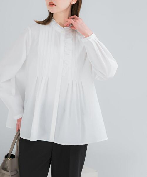 URBAN RESEARCH ROSSO WOMEN(アーバンリサーチ ロッソ)の「『WEB限定』フリルネックレースデザインシャツブラウス(シャツ/ブラウス・レディース・グレー系その他/オフホワイト/ブラック・FREE)」の2枚目の写真