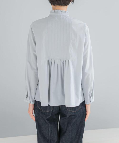 URBAN RESEARCH ROSSO WOMEN(アーバンリサーチ ロッソ)の「『WEB限定』フリルネックレースデザインシャツブラウス(シャツ/ブラウス・レディース・グレー系その他/オフホワイト/ブラック・FREE)」の14枚目の写真