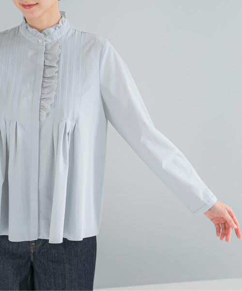 URBAN RESEARCH ROSSO WOMEN(アーバンリサーチ ロッソ)の「『WEB限定』フリルネックレースデザインシャツブラウス(シャツ/ブラウス・レディース・グレー系その他/オフホワイト/ブラック・FREE)」の15枚目の写真