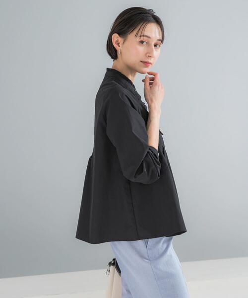 URBAN RESEARCH ROSSO WOMEN(アーバンリサーチ ロッソ)の「『WEB限定』フリルネックレースデザインシャツブラウス(シャツ/ブラウス・レディース・グレー系その他/オフホワイト/ブラック・FREE)」の8枚目の写真