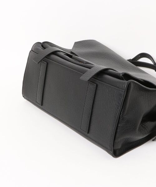 ALLSAINTS（オールセインツ）の「URSA GRAIN LEATHER SATCHEL BAG | URSA GRAIN レザー サッチェル バッグ（ショルダーバッグ・レディース・ブラック・ONE SIZE）」の12枚目の写真