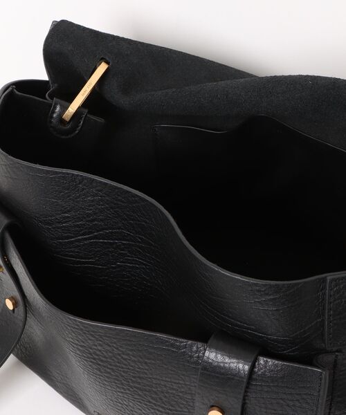 ALLSAINTS（オールセインツ）の「URSA GRAIN LEATHER SATCHEL BAG | URSA GRAIN レザー サッチェル バッグ（ショルダーバッグ・レディース・ブラック・ONE SIZE）」の13枚目の写真