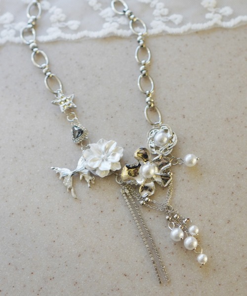 IMARI(イマリ)の「【 IMARI / イマリ 】 フラワー モチーフ チャーム チェーン ネックレス(ネックレス・レディース・シルバー・FREE)」の12枚目の写真