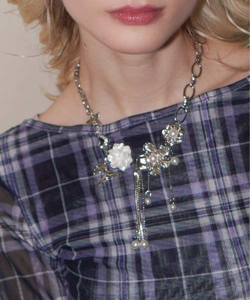 IMARI(イマリ)の「【 IMARI / イマリ 】 フラワー モチーフ チャーム チェーン ネックレス(ネックレス・レディース・シルバー・FREE)」の9枚目の写真