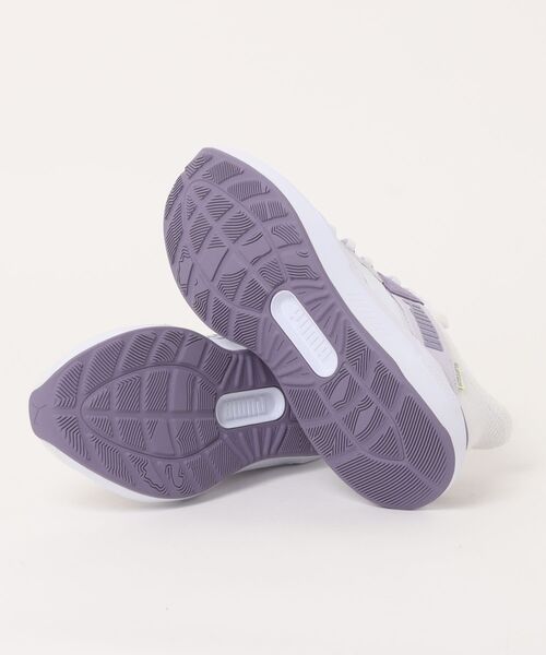 PUMA（プーマ）の「《PUMA》SOFTRIDE エンゾ 5 EASE IN ウィメンズ（スニーカー・レディース・ホワイト×パープル/ホワイト系その他/ブラック系その他/グレー系その他2/グレー系その他・23.0cm/23.5cm/24.0cm/24.5cm/25.0cm/22.5cm）」の7枚目の写真