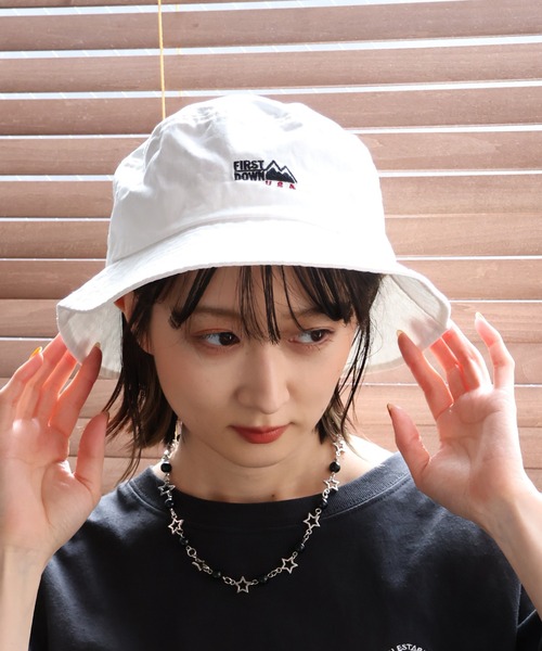 FIRST DOWN（ファーストダウン）の「【FIRST DOWN/ファーストダウン】LOGO TWILL BUCKET HAT/ロゴツイル バケットハット（ハット・メンズ・ブラック/ベージュ/ホワイト・FREE）」の5枚目の写真